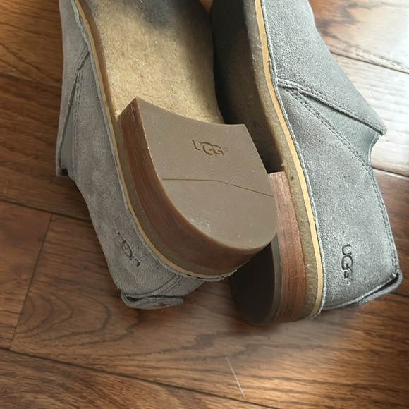 Ugg Camilla suede loafer. - Picture 7 of 7